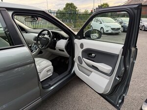 Land Rover Range Rover Evoque 2.2 Range Rover Evoque PURE ED4 4X2 5dr