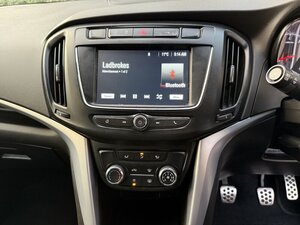 Vauxhall Zafira Tourer 1.4 Zafira Tourer SRI NAV T 5dr