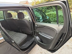 Vauxhall Zafira Tourer 1.4 Zafira Tourer SRI NAV T 5dr