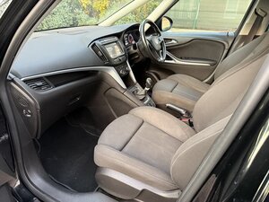 Vauxhall Zafira Tourer 1.4 Zafira Tourer SRI NAV T 5dr
