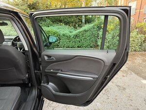 Vauxhall Zafira Tourer 1.4 Zafira Tourer SRI NAV T 5dr