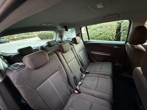 Vauxhall Zafira Tourer 1.4 Zafira Tourer SRI NAV T 5dr