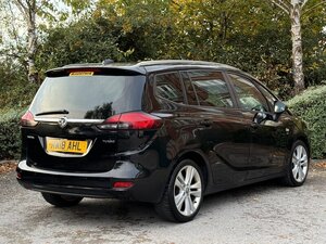 Vauxhall Zafira Tourer 1.4 Zafira Tourer SRI NAV T 5dr