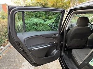 Vauxhall Zafira Tourer 1.4 Zafira Tourer SRI NAV T 5dr