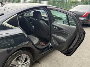 Vauxhall Insignia 1.6 Insignia SRI TD AUTO 5dr