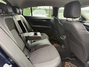 Vauxhall Insignia 1.6 Insignia SRI TD AUTO 5dr
