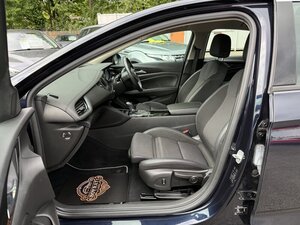 Vauxhall Insignia 1.6 Insignia SRI TD AUTO 5dr