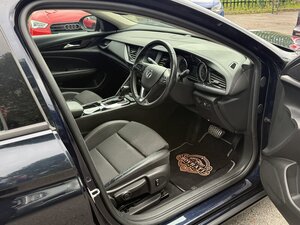 Vauxhall Insignia 1.6 Insignia SRI TD AUTO 5dr