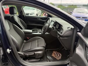 Vauxhall Insignia 1.6 Insignia SRI TD AUTO 5dr
