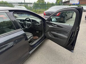 Vauxhall Insignia 1.6 Insignia SRI TD AUTO 5dr