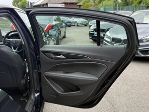 Vauxhall Insignia 1.6 Insignia SRI TD AUTO 5dr