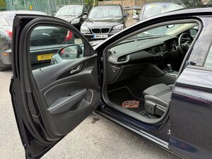 Vauxhall Insignia 1.6 Insignia SRI TD AUTO 5dr