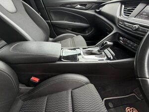 Vauxhall Insignia 1.6 Insignia SRI TD AUTO 5dr
