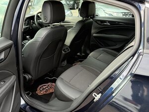 Vauxhall Insignia 1.6 Insignia SRI TD AUTO 5dr