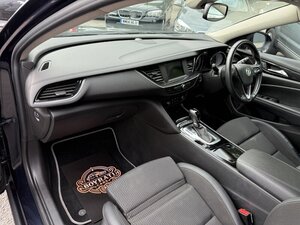 Vauxhall Insignia 1.6 Insignia SRI TD AUTO 5dr