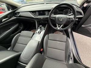 Vauxhall Insignia 1.6 Insignia SRI TD AUTO 5dr