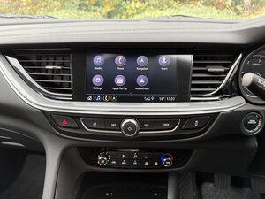 Vauxhall Insignia 1.6 Turbo D BlueInjection Design NAV Grand Sport