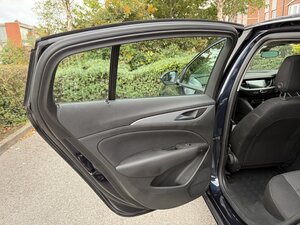 Vauxhall Insignia 1.6 Turbo D BlueInjection Design NAV Grand Sport