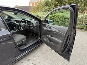 Vauxhall Insignia 1.6 Turbo D BlueInjection Design NAV Grand Sport