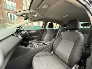 Vauxhall Insignia 1.6 Turbo D BlueInjection Design NAV Grand Sport