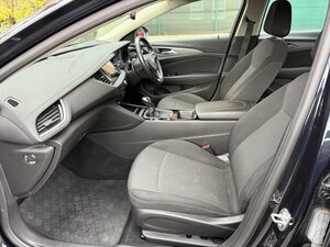 Vauxhall Insignia 1.6 Turbo D BlueInjection Design NAV Grand Sport