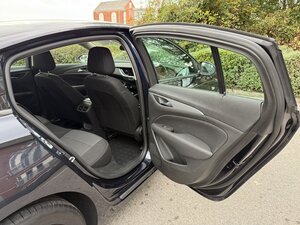 Vauxhall Insignia 1.6 Turbo D BlueInjection Design NAV Grand Sport