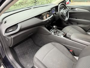 Vauxhall Insignia 1.6 Turbo D BlueInjection Design NAV Grand Sport