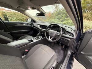 Vauxhall Insignia 1.6 Turbo D BlueInjection Design NAV Grand Sport