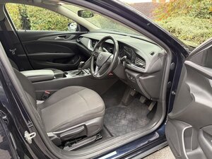 Vauxhall Insignia 1.6 Turbo D BlueInjection Design NAV Grand Sport