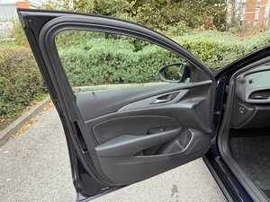 Vauxhall Insignia 1.6 Turbo D BlueInjection Design NAV Grand Sport