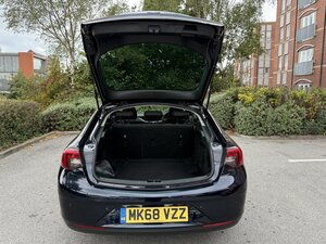 Vauxhall Insignia 1.6 Turbo D BlueInjection Design NAV Grand Sport