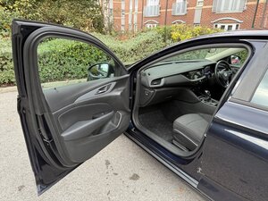 Vauxhall Insignia 1.6 Turbo D BlueInjection Design NAV Grand Sport