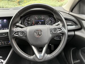 Vauxhall Insignia 1.6 Turbo D BlueInjection Design NAV Grand Sport