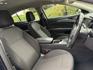 Vauxhall Insignia 1.6 Turbo D BlueInjection Design NAV Grand Sport