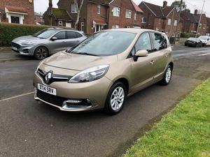 Renault Scenic 1.5 dCi ENERGY Dynamique TomTom Euro 5 (s/s) 5dr