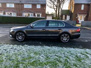 Skoda Superb 2.0 TDI Elegance DSG Euro 4 5dr