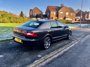 Skoda Superb 2.0 TDI Elegance DSG Euro 4 5dr