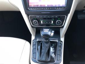 Skoda Superb 2.0 TDI Elegance DSG Euro 4 5dr