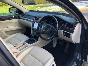 Skoda Superb 2.0 TDI Elegance DSG Euro 4 5dr
