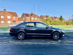 Skoda Superb 2.0 TDI Elegance DSG Euro 4 5dr