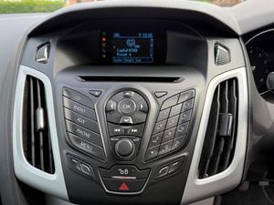Ford Focus 1.6 Zetec Euro 5 5dr