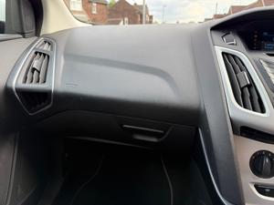 Ford Focus 1.6 Zetec Euro 5 5dr