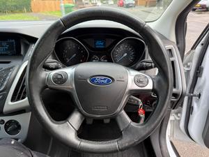 Ford Focus 1.6 Zetec Euro 5 5dr