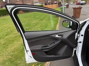 Ford Focus 1.6 Zetec EURO 5 5dr