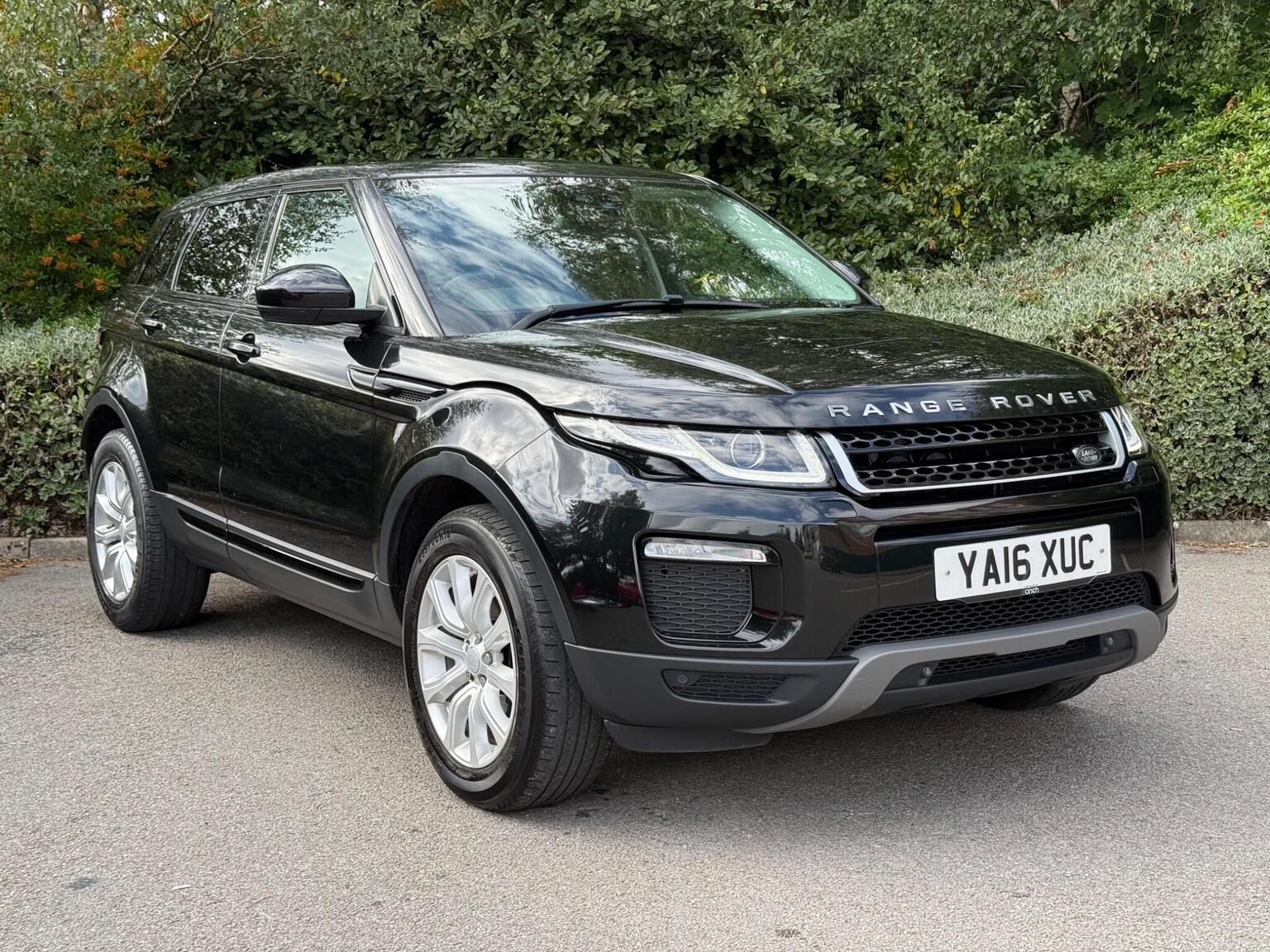 Land Rover Range Rover Evoque 2.0 eD4 SE Tech FWD Euro 6 (s/s) 5dr