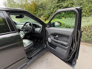 Land Rover Range Rover Evoque 2.0 eD4 SE Tech FWD Euro 6 (s/s) 5dr