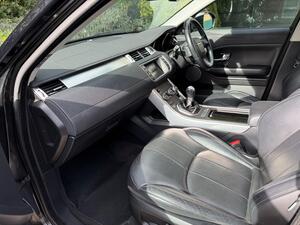 Land Rover Range Rover Evoque 2.0 eD4 SE Tech FWD Euro 6 (s/s) 5dr