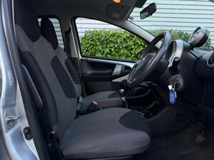 Toyota AYGO 1.0 VVT-i Mode Euro 5 5dr