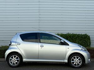 Toyota AYGO 1.0 VVT-i Mode Euro 5 5dr