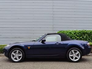 Mazda MX-5 1.8i Icon Euro 4 2dr